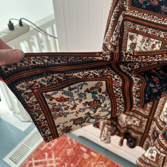 NWOT Lulu's Navy and Cream Lined Pattern Dress w/Bell Sleeves and Ruffle Bottom - Picture 13 of 15